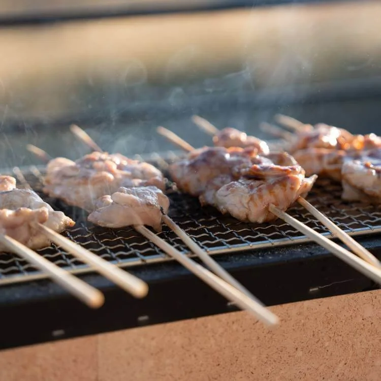 Yakitori au poivre sansho et trempette au sésame