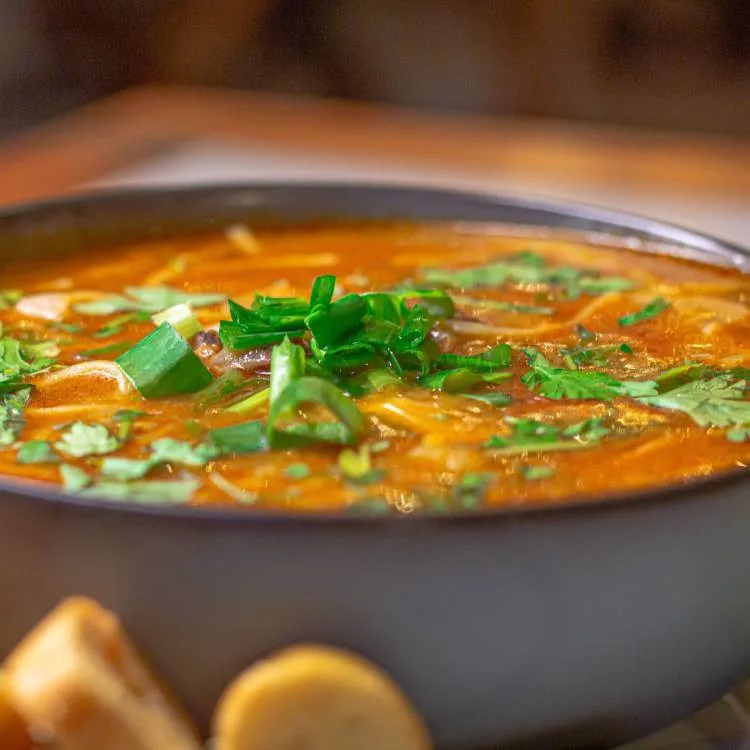 Soupe de nouilles au curry et noix de coco