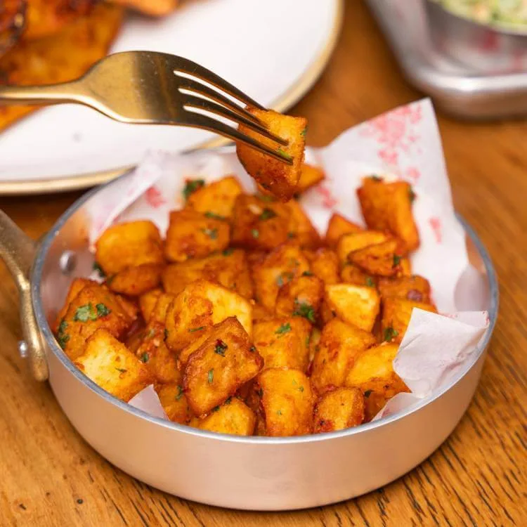 Patatas bravas espagnoles avec paprika fumée