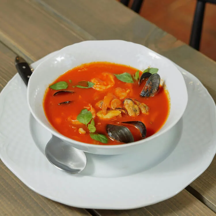 Mediterrane vissoep met cayennepeper